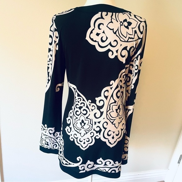 🖤 White House Black Market Black & White Floral Shift Dress – Size M ✨ - Picture 7 of 10